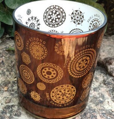 Sayings Koppar - Majas Cottage, brun kopp med gyllene text