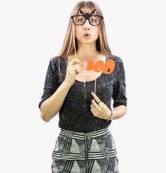 Photo Booth Halloween från Propaganda med glasögon och skylt