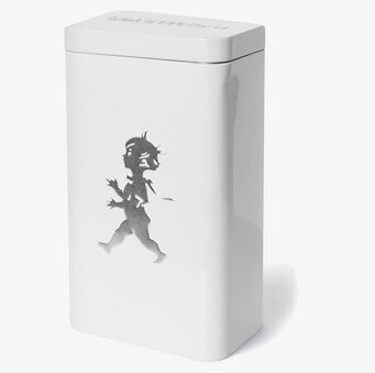 Bild av stilren vit plåtburk för elegant organisering