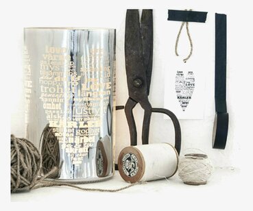 Heart - Majas Cottage ljuslykta med hjärtdetaljer och snören