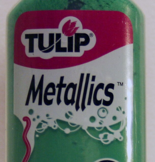 Tulip Metallic 3D - Grön från Tulip med röd kork och etikett