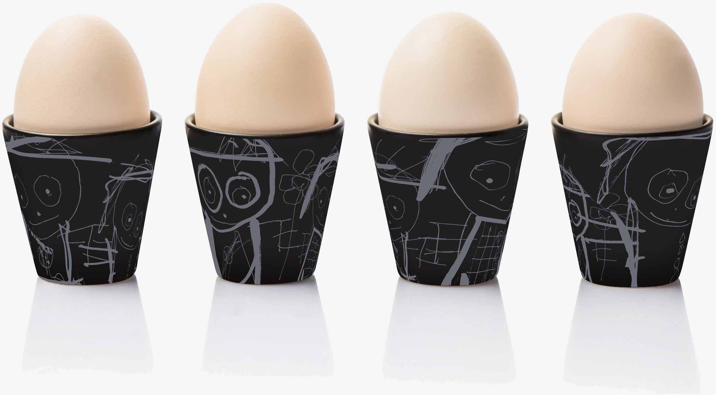 Äggkopp Great Guys 4-Pack från Poul Pava på vit yta