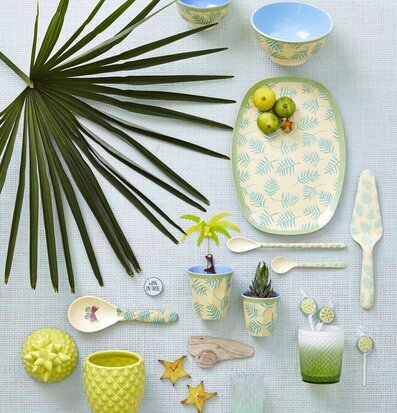 Bild: Tropisk och stilren heminredning med keramik