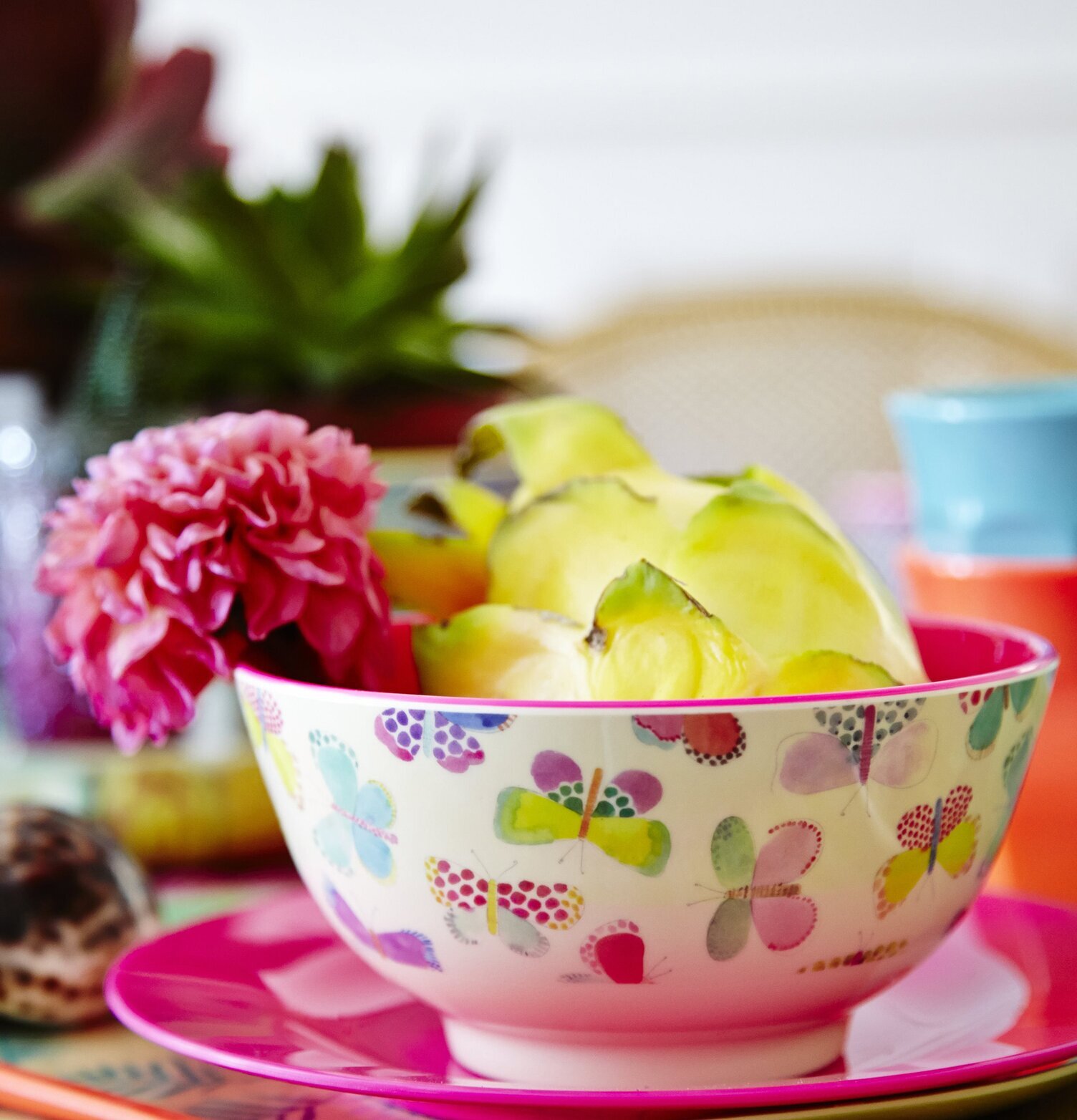 Skål Butterfly Print från Rice med färgglada fjärilar