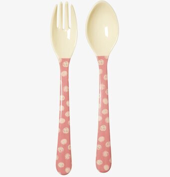 Bestickset Happy Camper från Rice med rosa handtag och prickar