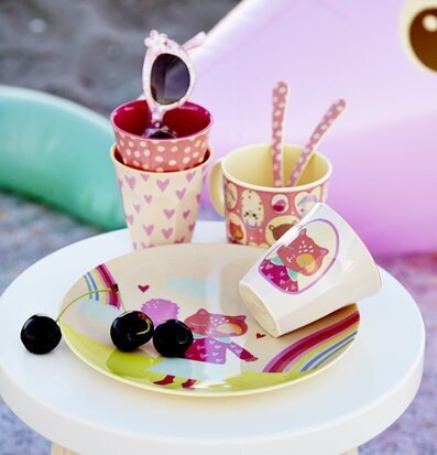 Bestickset Happy Camper från Rice med färgglada mönster