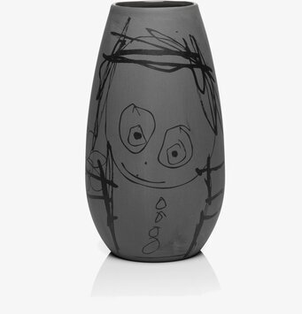 Great Guys - Vas 23,5 cm från Poul Pava med grafiska figurer