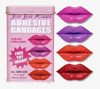 Kyssar plåster från Accoutrements i färgglad förpackning