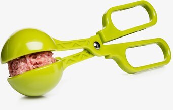 Köttbulleformare från Sagaform i användning med köttfärs
