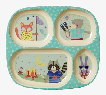 Barntallrik Happy Camper Print från Rice med djurmotiv