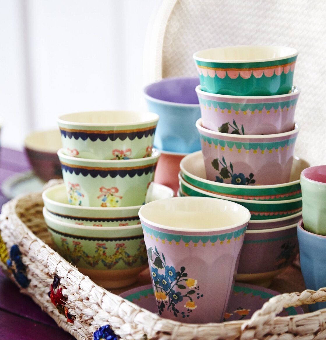 Liten Skål Jade Flower Print från Rice i färgglad korg