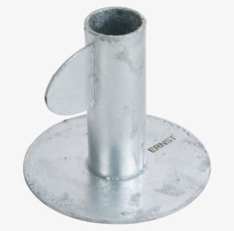 Ljusstake Ernst från Ernst i metall med galvaniserad finish