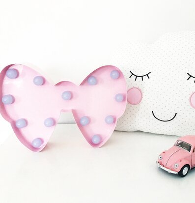 Rosett LED-Lampa Rosa från Familyroom med barnvänlig design