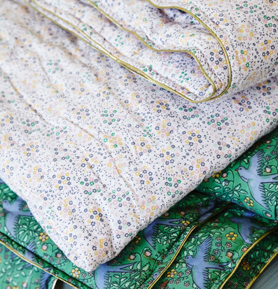 Rice Cotton Quilt Swallows med blommönster och svalor