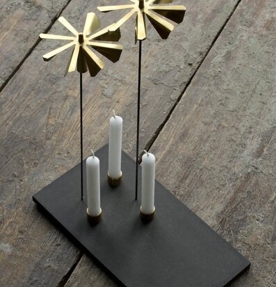 Foto av elegant och stilfullt inredningsarrangemang