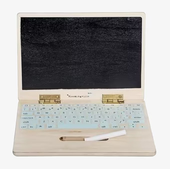 Leksaksdator Natur/Svart från Bloomingville på neutral bakgrund