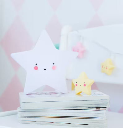 Mini Star Light White från A Little Lovely Company i barnrum