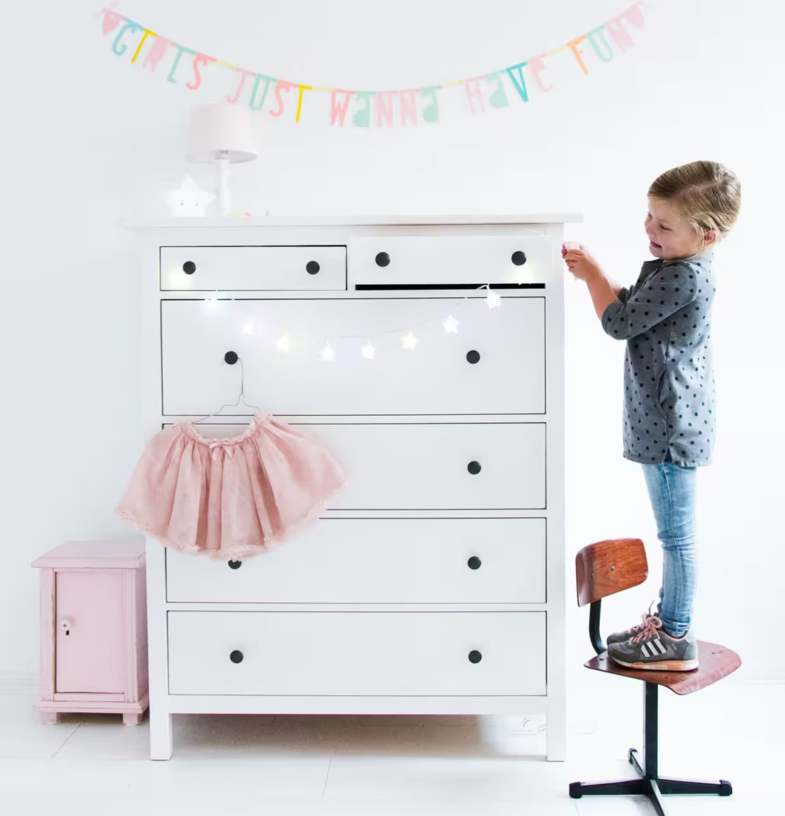 Ljusslinga Pastellstjärnor från A Little Lovely Company över byrå