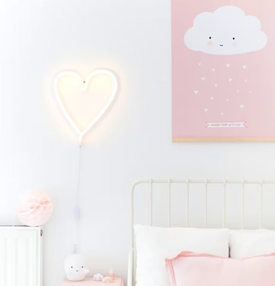 Neonlampa Heart Yellow från A Little Lovely Company på vägg