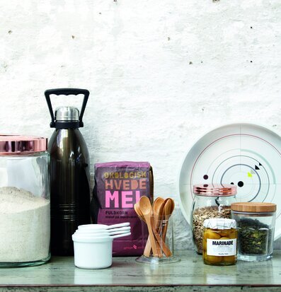 Bambuskedar från House Doctor i rustikt kökslandskap