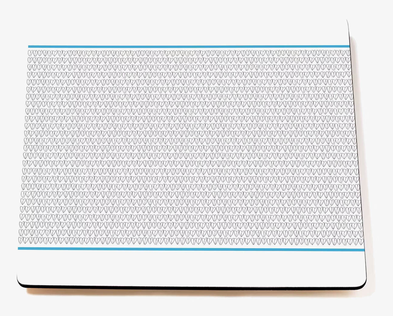 Bordstablett Blue Heart från Mette Ditmer med blå hjärtan