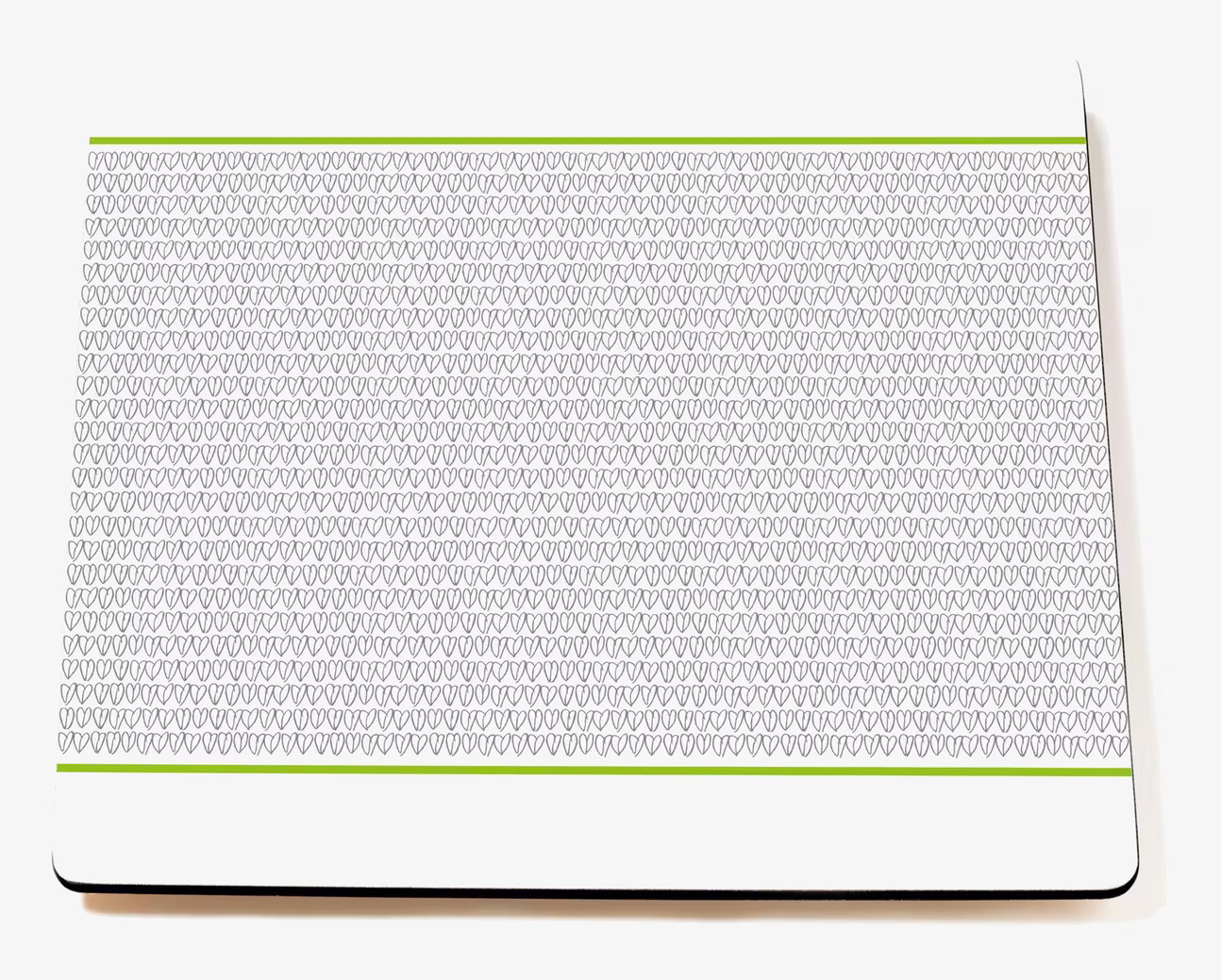 Bordstablett Green Heart från Mette Ditmer med hjärtmönster