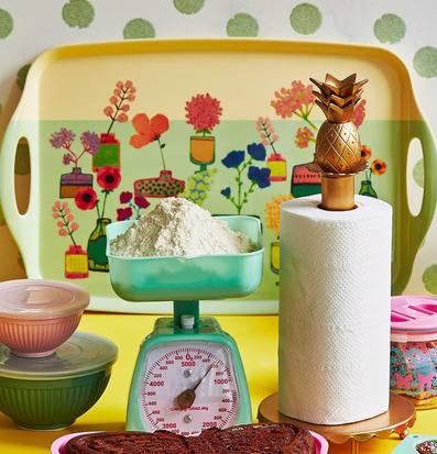 Köksvåg Mintgrön från Rice i livligt och färgglatt kök