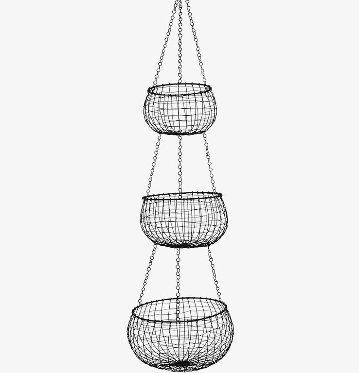 Hängande Korgar från Strömshaga med tre metallkorgar
