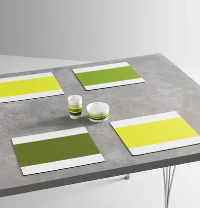 Bordstablett Scala Green 3-Pack från Mette Ditmer på bord