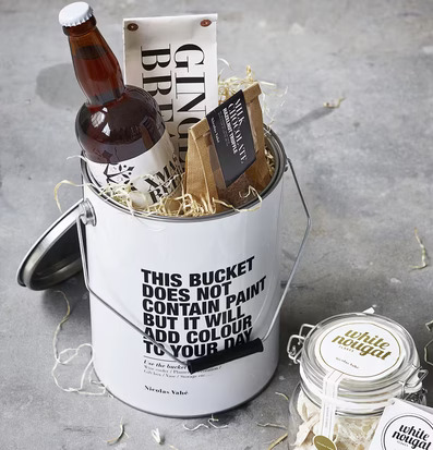 Container All In One från Nicolas Vahé fylld med godsaker