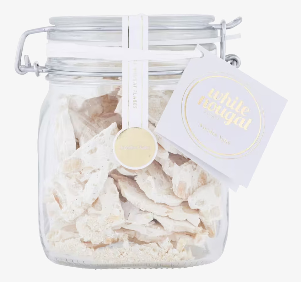 White Nougat Flakes från Nicolas Vahé i glasburk med etikett