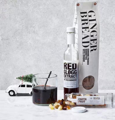 Red Punch Extract från Nicolas Vahé på marmoryta med glögg