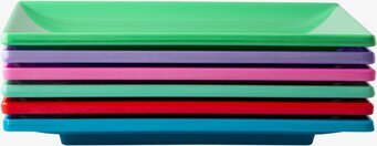 Sushi Tray från Rice i olika färger på vit bakgrund