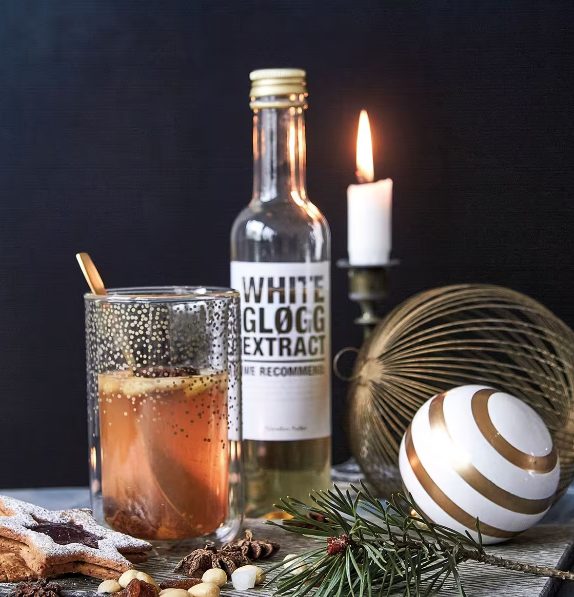 Flaska White Punch Extract från Nicolas Vahé på julbord