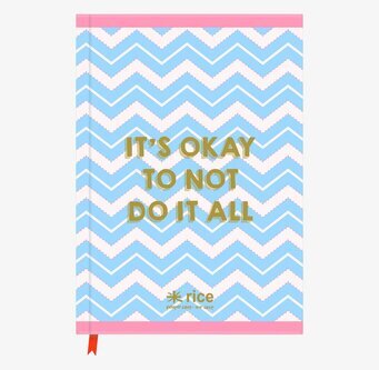 Notebook A4 från Rice med sicksackmönster och guldtext