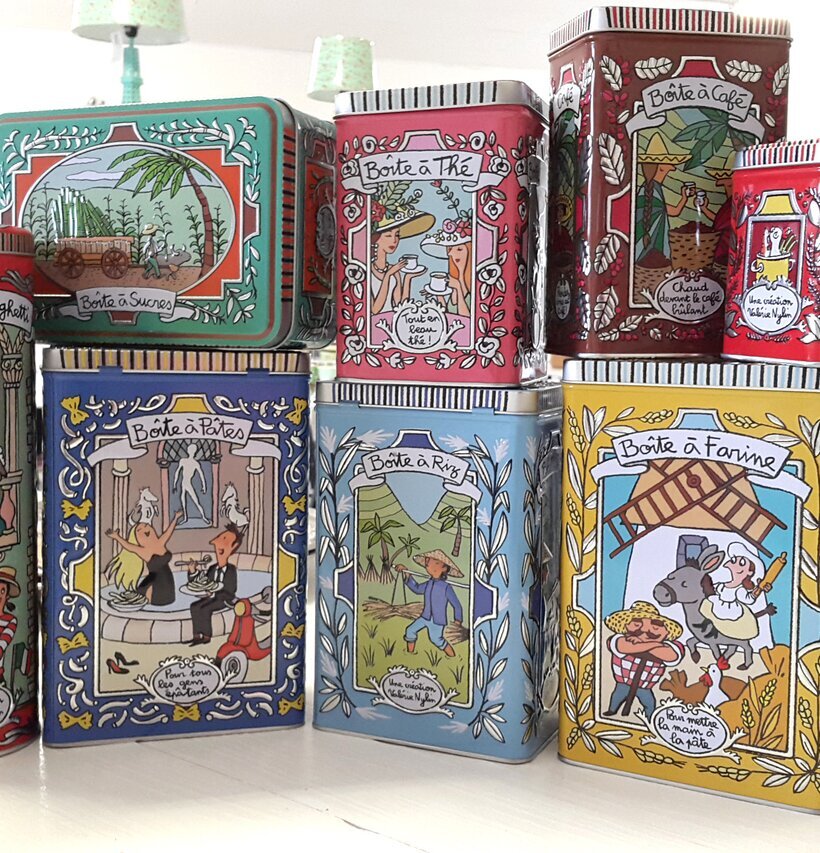 Plåtburk Relief Kaffe från Derriére la porte i köksmiljö