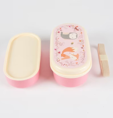 Lunchbox Woodland från Sass & Belle med skogsmotiv och insats