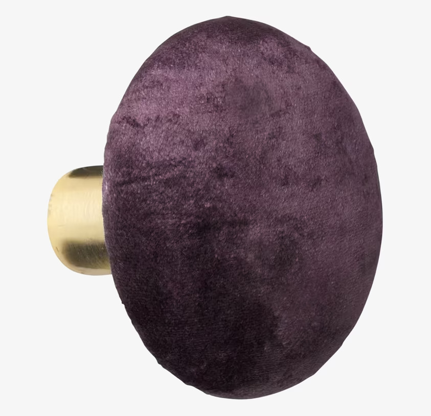Knopp Sammet Grape M från Cozy Living i lila sammet och mässing