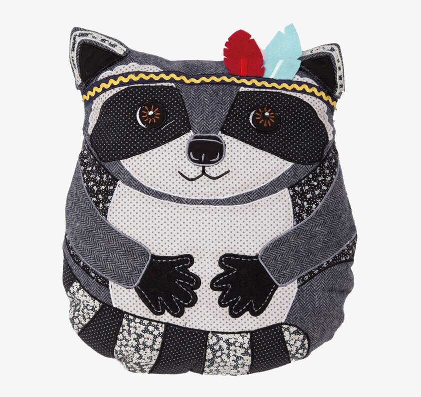 Kudde Arnie Raccoon från Sass & Belle med lekfull design