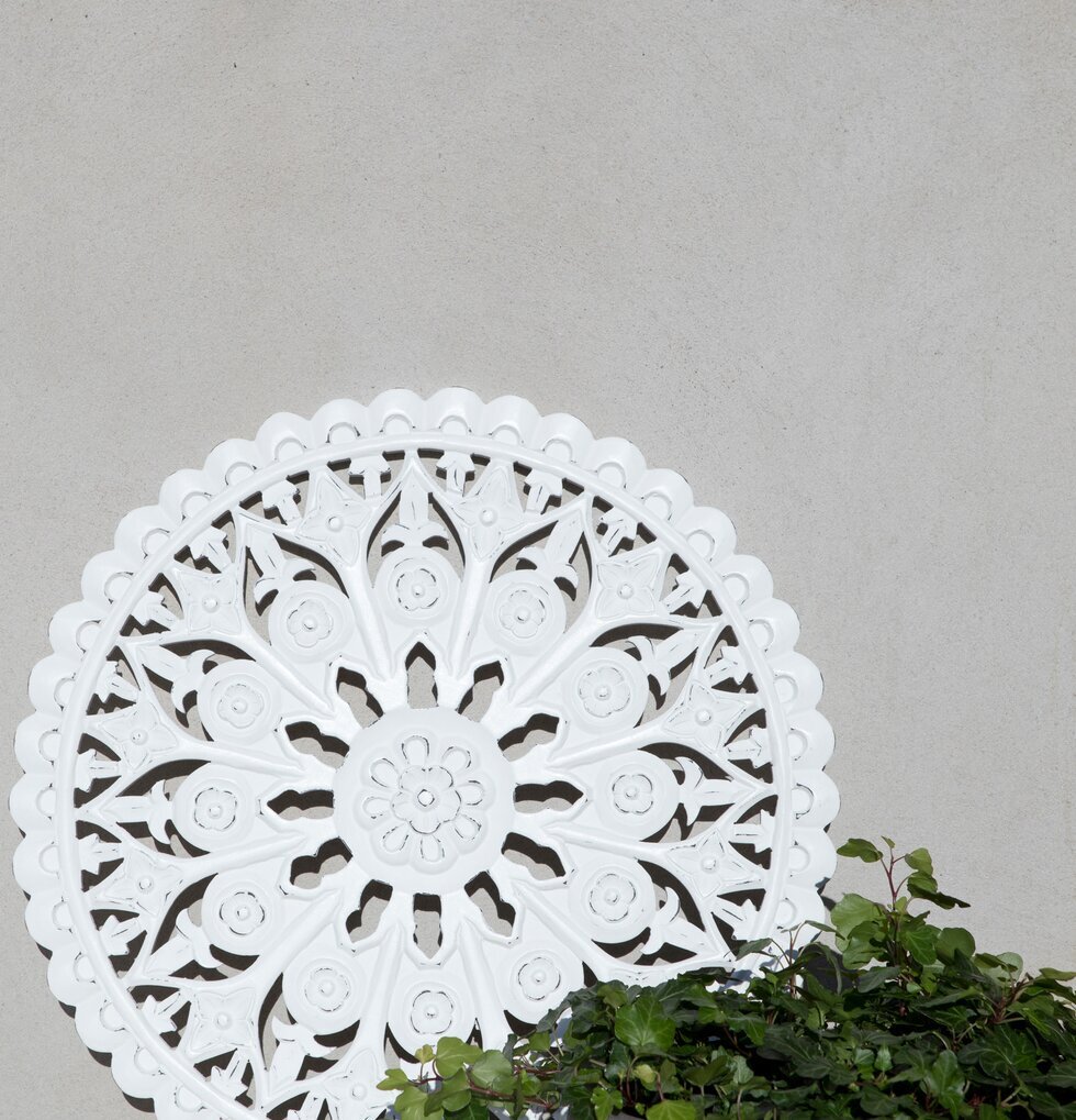 Tempeltavla Cathedral Vit från Majas Cottage mot grå vägg