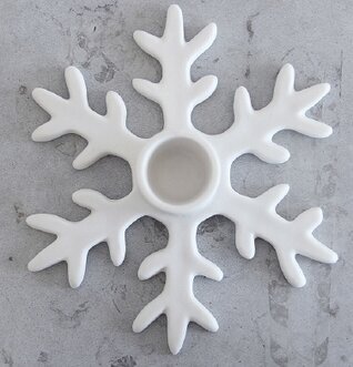 Ljusstake Snöflinga från Pluto Produkter på ljus yta