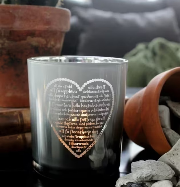 Ljuslykta Tillsammans Grå från Majas Cottage med hjärtdetalj