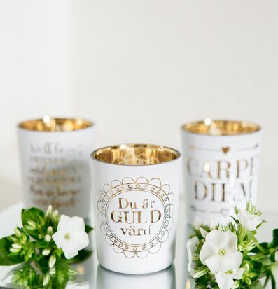 Ljuslykta Du Är Guld Värd från Majas Cottage på spegelbricka