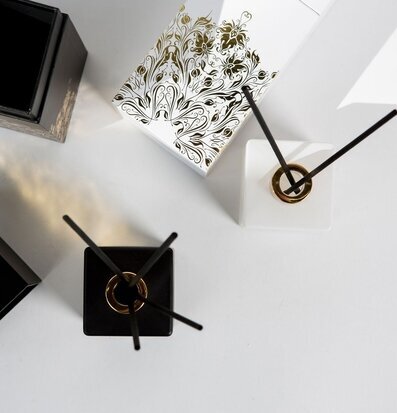 Doftpinnar Black Champagne från By ON i svart och vit design