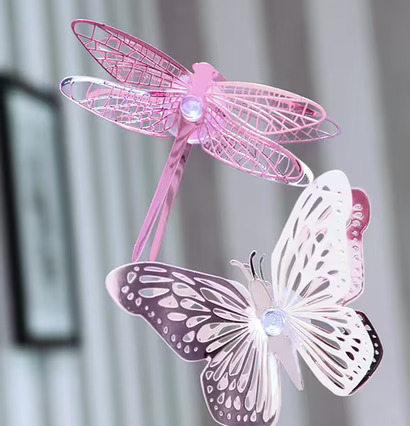 Fönsterdeco Fjäril Silver från Pluto Produkter på fönster