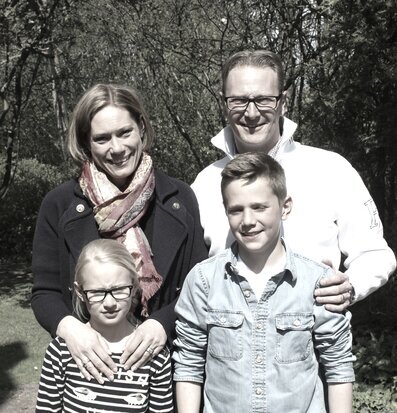 Familj utomhus, Gustav - Majas Cottage från Majas Cottage