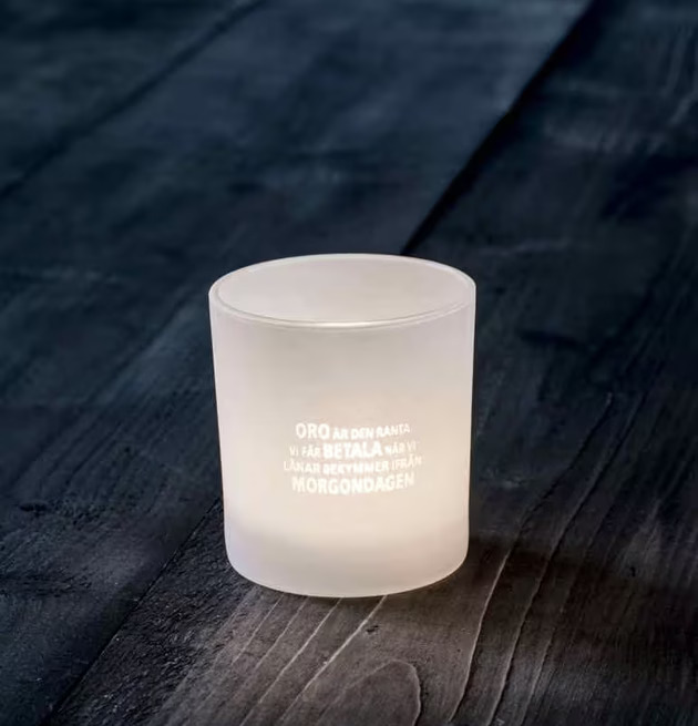 Oro/Verkligheten/Duger - Majas Cottage ljuslykta i frostat glas