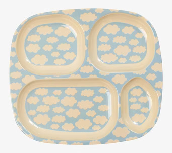 Barntallrik 4-Fack Cloud Print från Rice med molnmönster