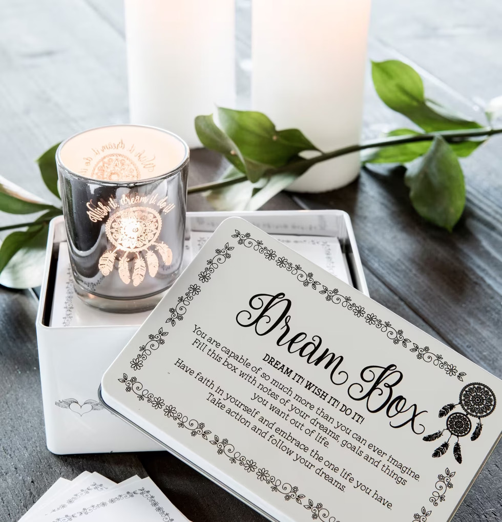 Dream Box Inkl Ljuslykta från Majas Cottage med tända ljus