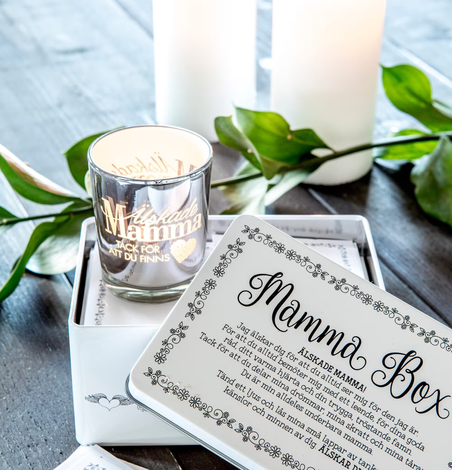 Mamma Box Inkl Ljuslykta från Majas Cottage på träyta